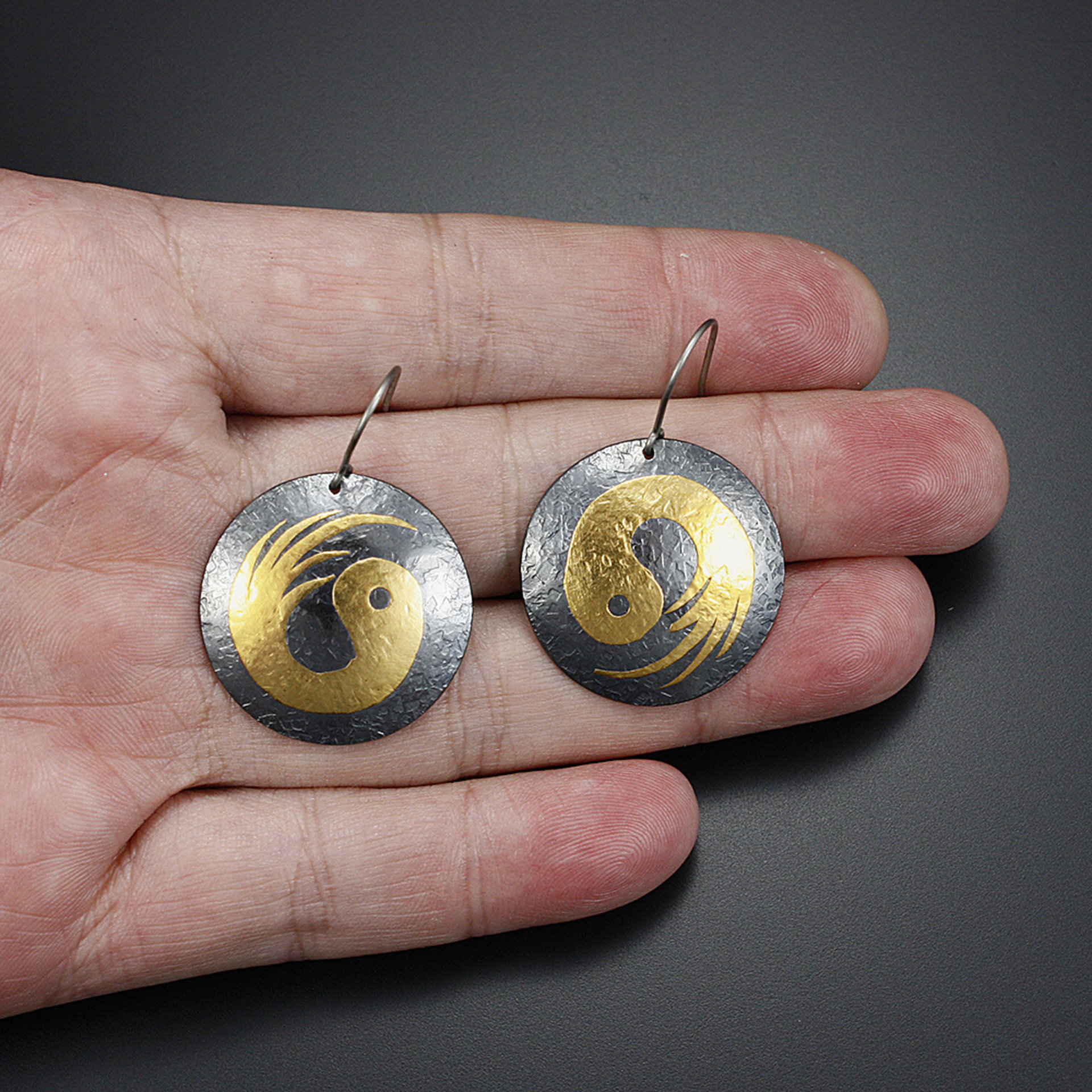 Keum Boo oxidized silver round earrings, Yin-Yang motif