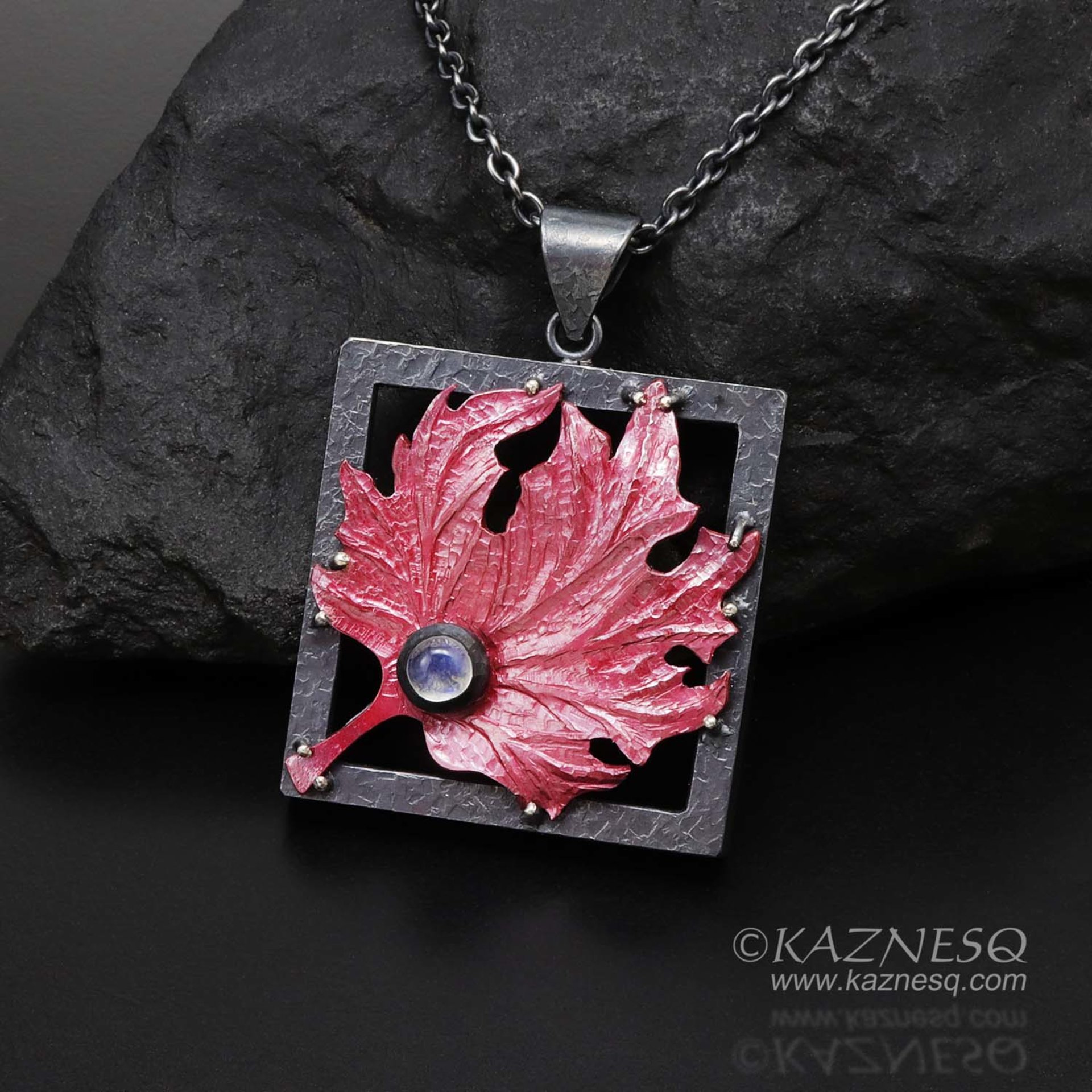 (C) KAZNESQ: Leaf pendant necklace featuring Japanese heat patina called Hido