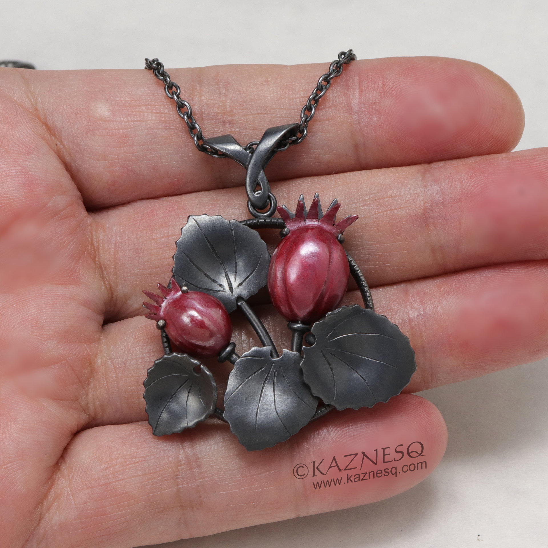 (C) KAZNESQ: Purple cranberry pendant necklace of Japanese Hido patina
