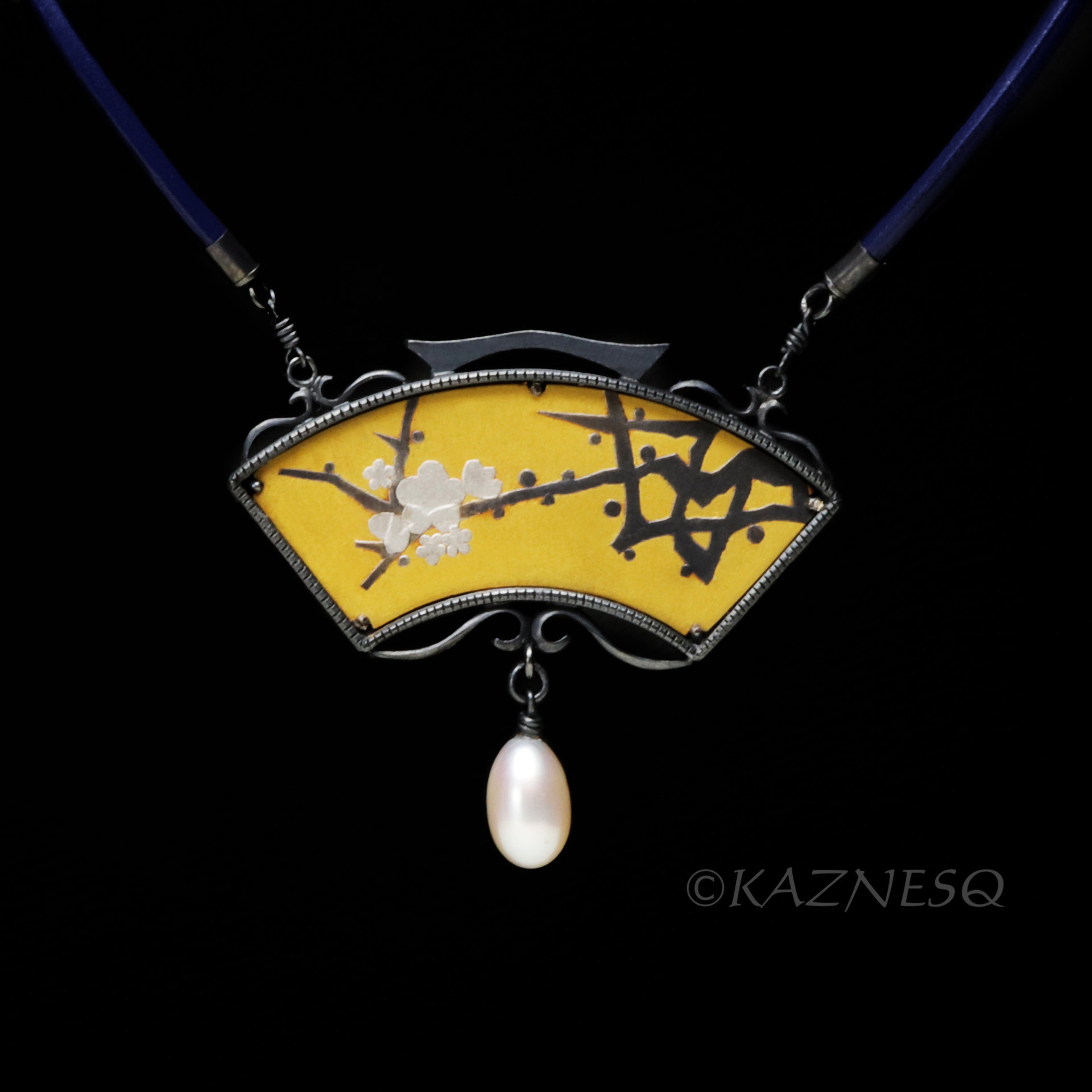 (C) KAZNESQ:Japanese art Keum Boo necklace of white plum blossoms