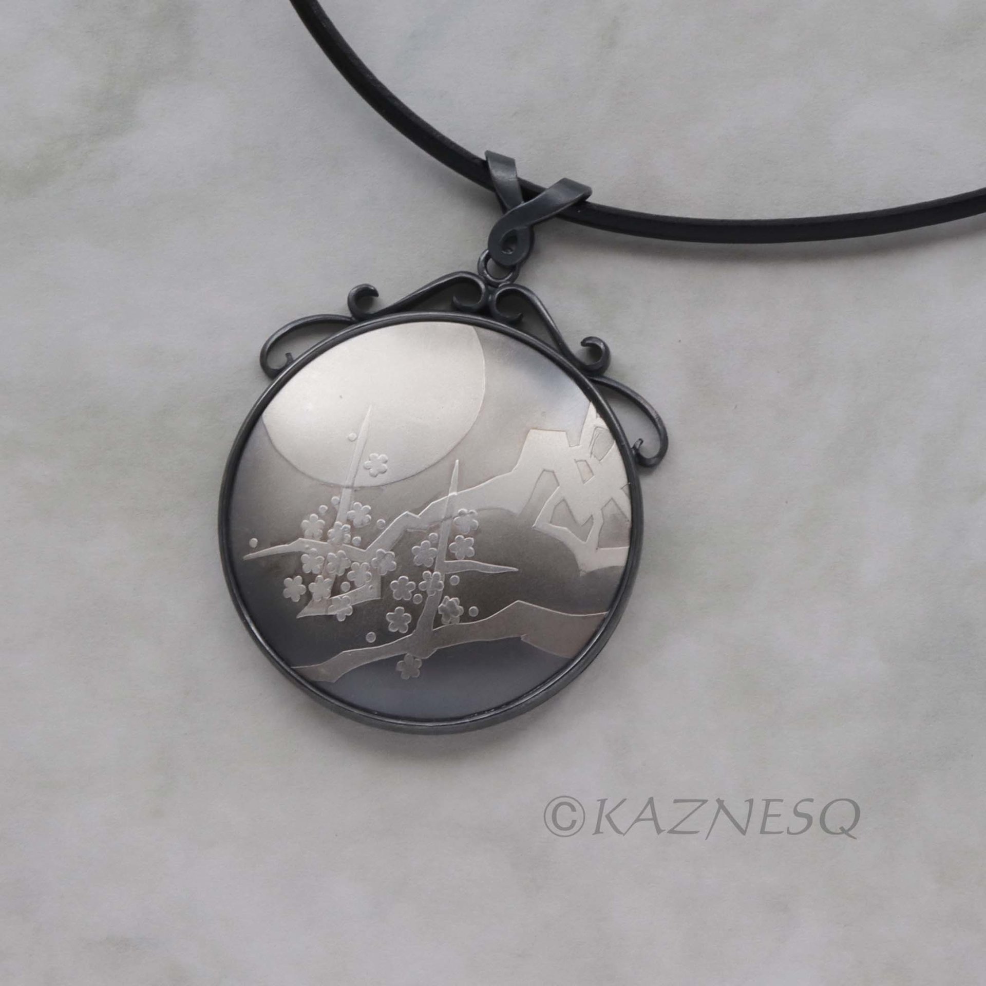 (C) KAZNESQ: The moon and blossoms Keum Boo silver circle pendant necklace