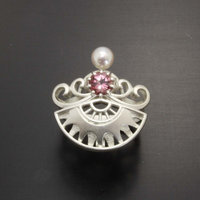 Sold: Pink tourmaline and cultured pearl ring of fan motif