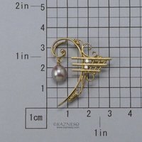 F clef motif diamond and freshwater pearl 18K gold brooch
