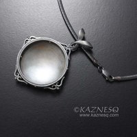 (C) KAZNESQ: Thriving leaves round Keum Boo pendant