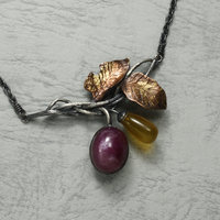 Star ruby cab pendant necklace of Akebi