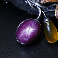 Star ruby cab pendant necklace of Akebi