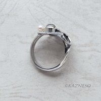 (C) KAZNESQ: Quartz lined with Paua shell Leaf motif Art Nouveau style silver ri