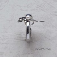 (C) KAZNESQ: Quartz lined with Paua shell Leaf motif Art Nouveau style silver ri