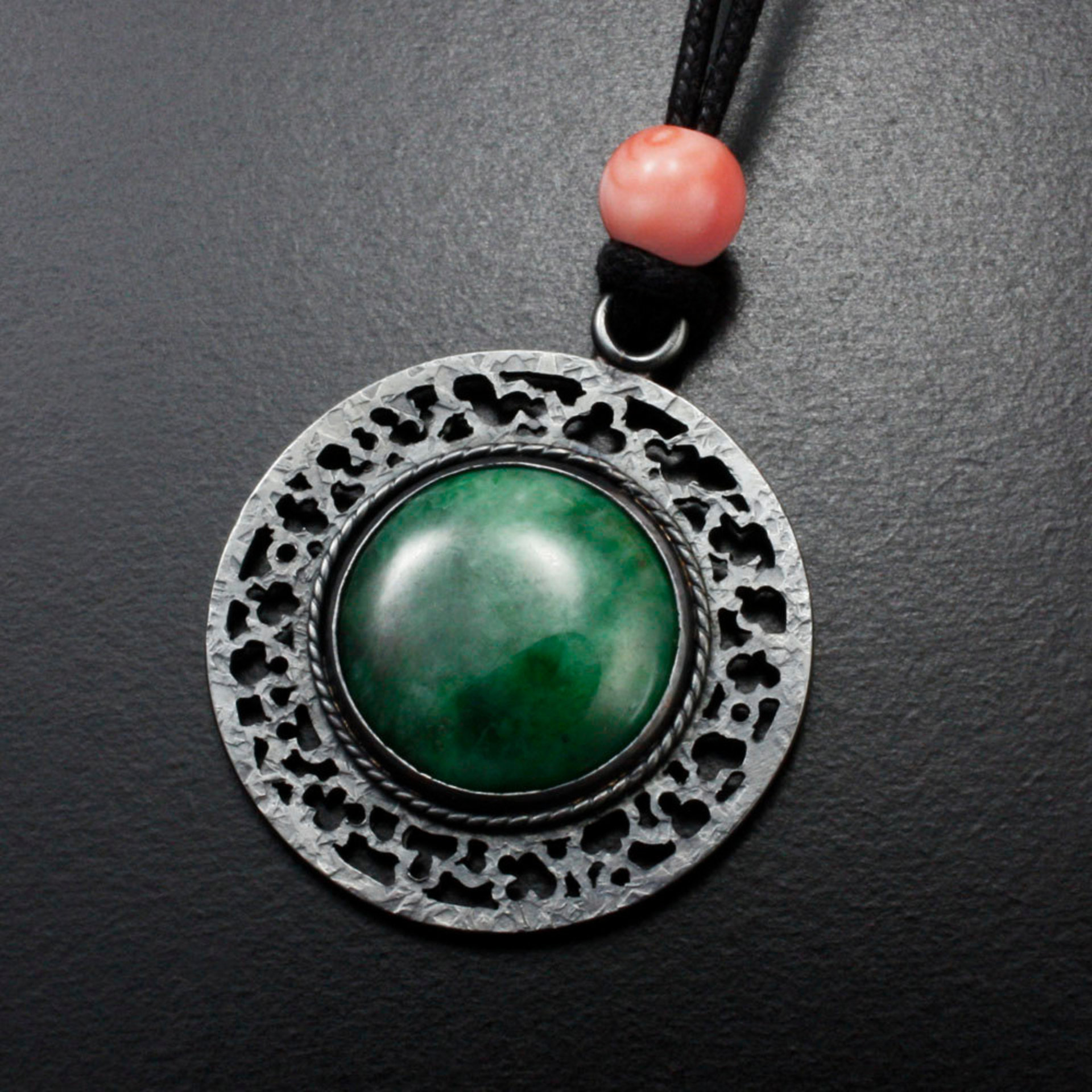 (C) KAZNESQ: Jadeite round oriental open work pendant