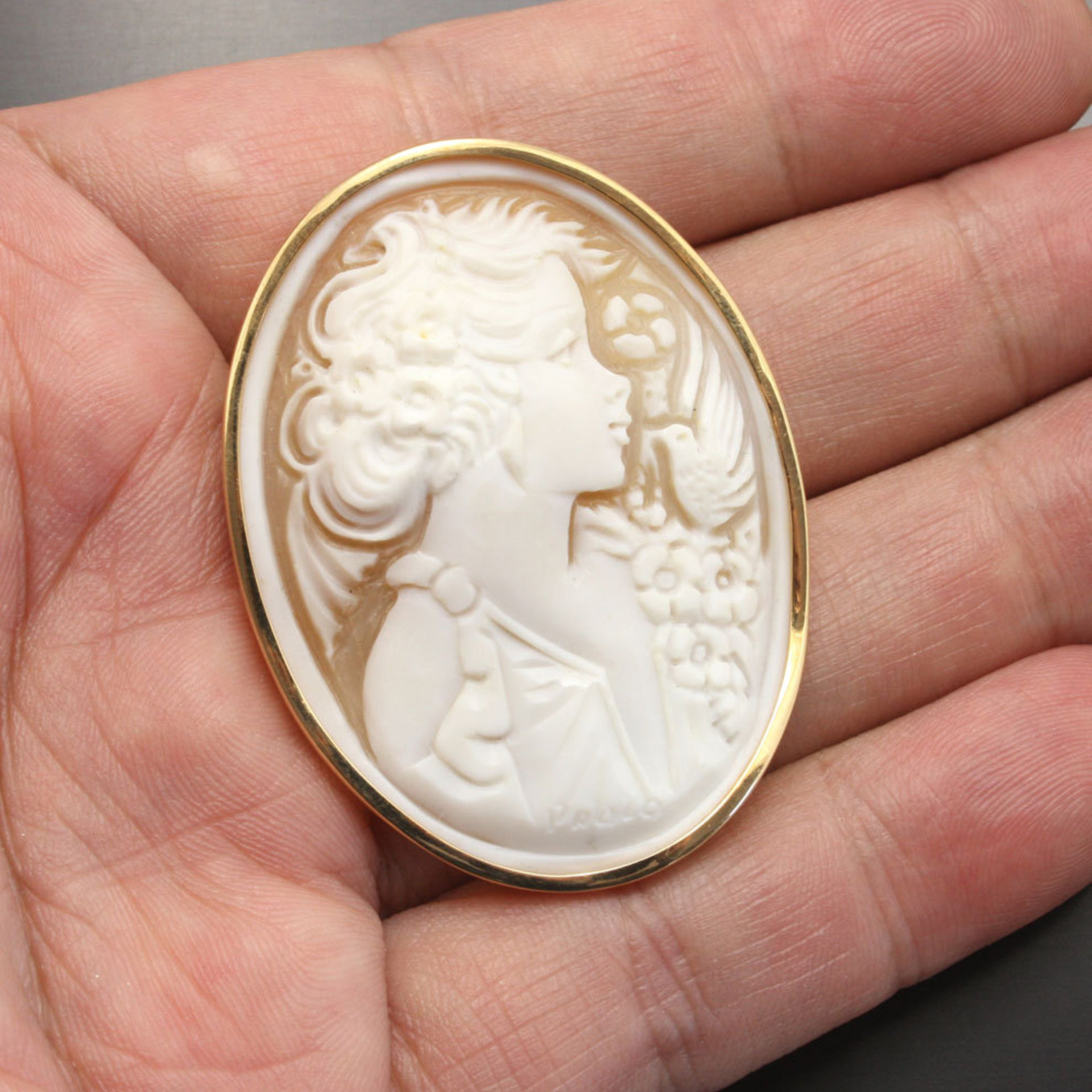 Vintage Shell cameo hand carved by an artist with gold frame(C2)