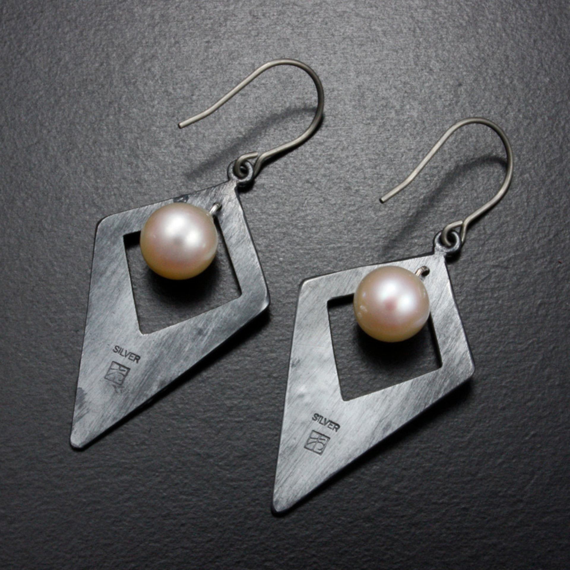SOLD: Diamond shape Keum Boo pearl earrings