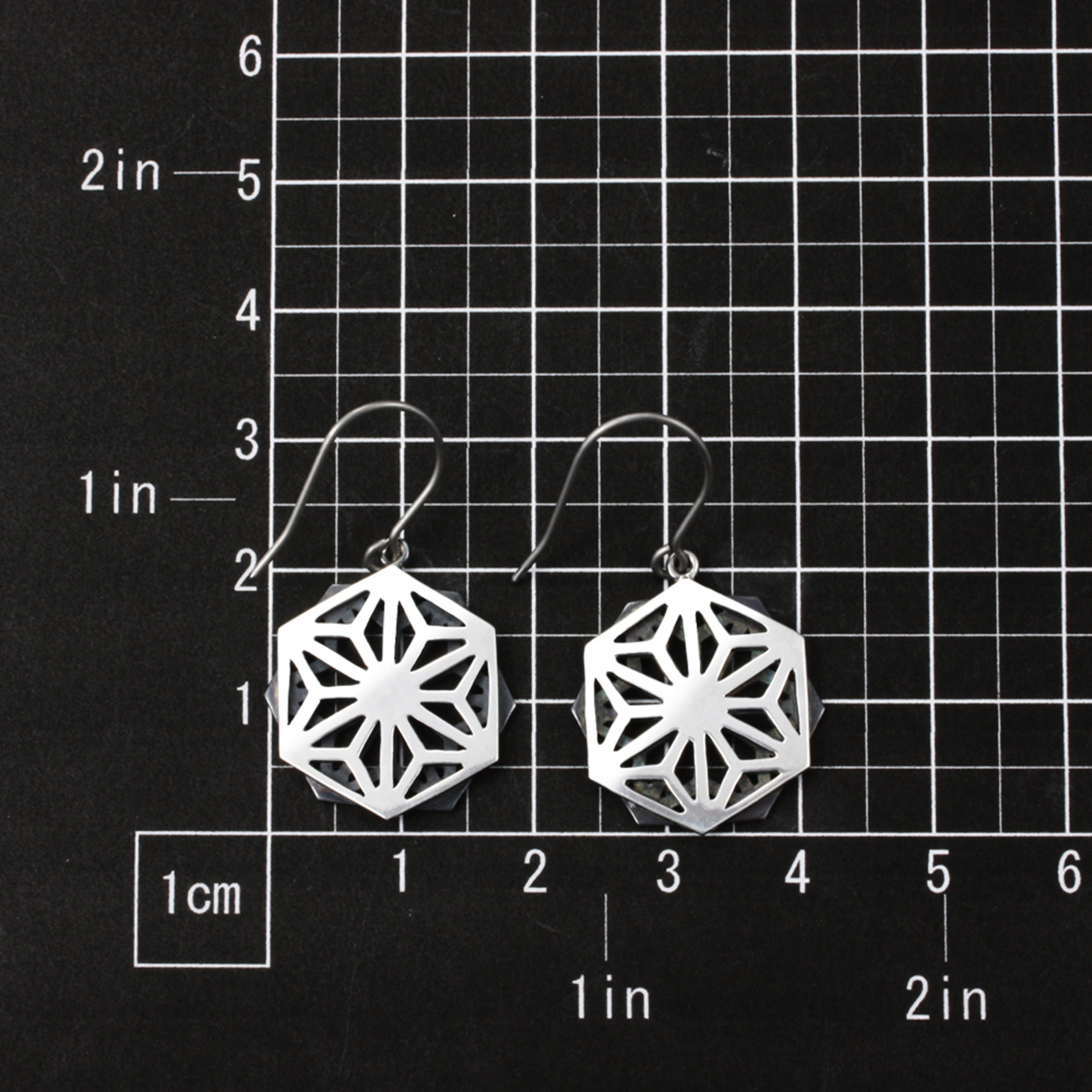 The design represents Japanese traditional design pattern called Asanoha-mon tha