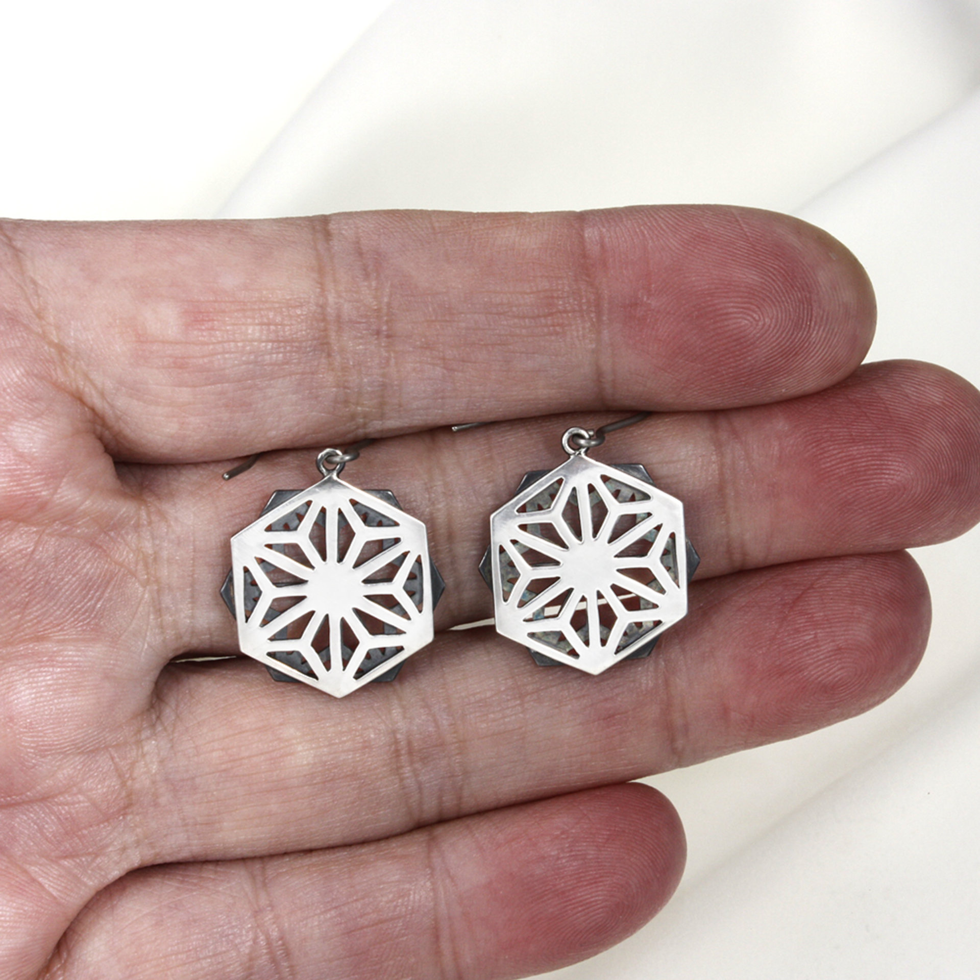 The design represents Japanese traditional design pattern called Asanoha-mon tha