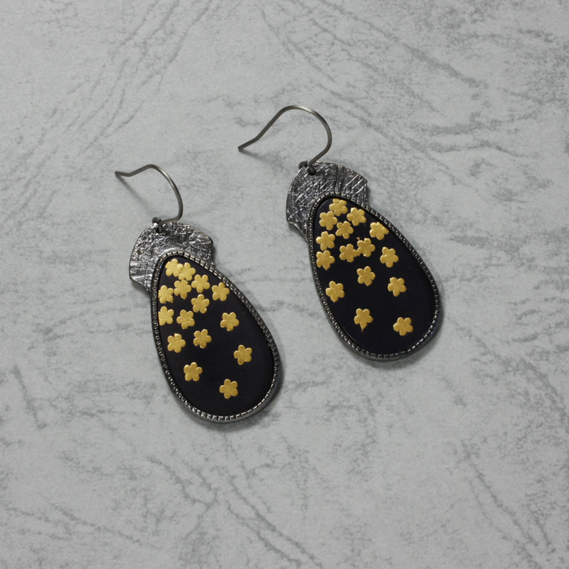 Shakudo iroage oxidized silver earrings of falling blossoms, Keum Boo earrings