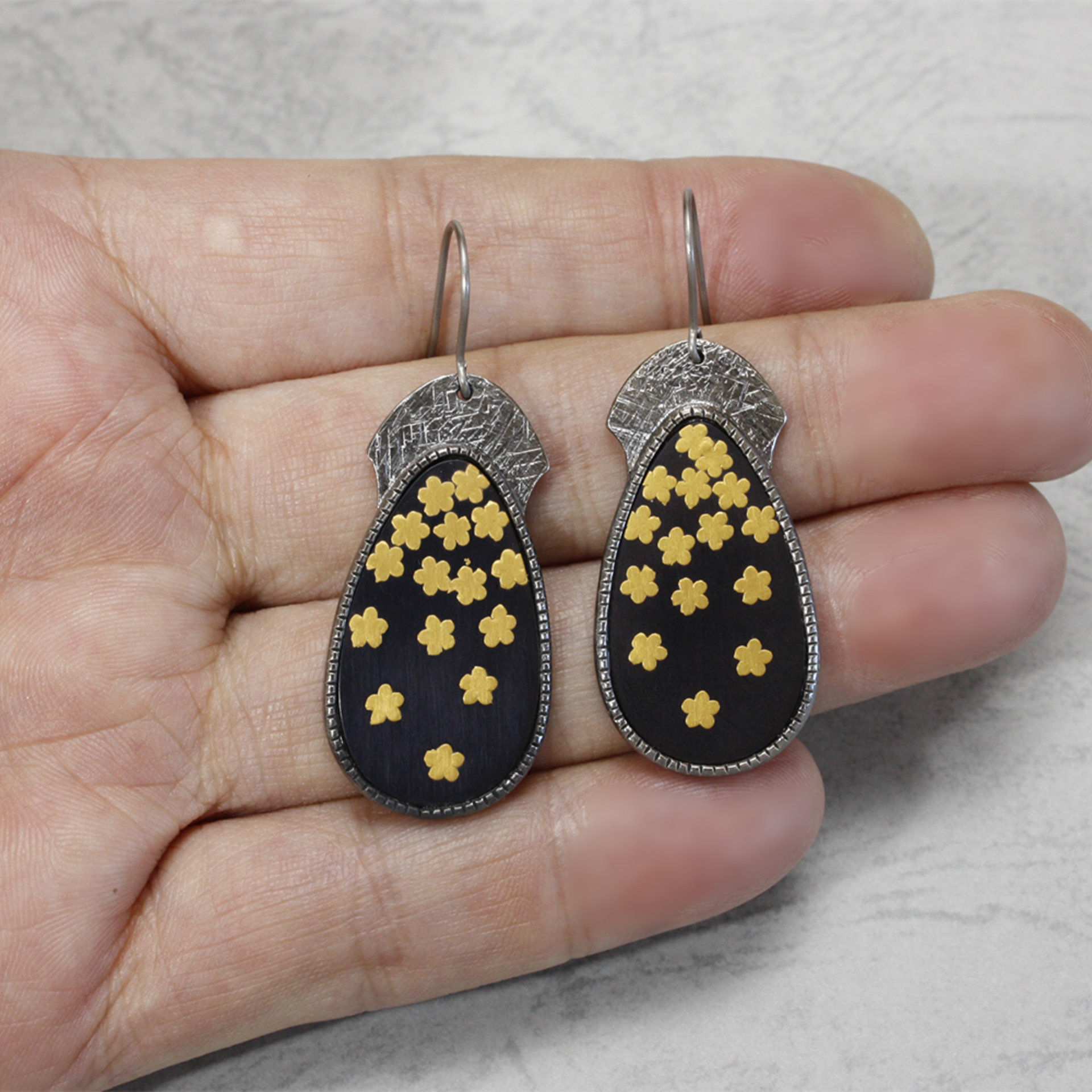 Shakudo iroage oxidized silver earrings of falling blossoms, Keum Boo earrings