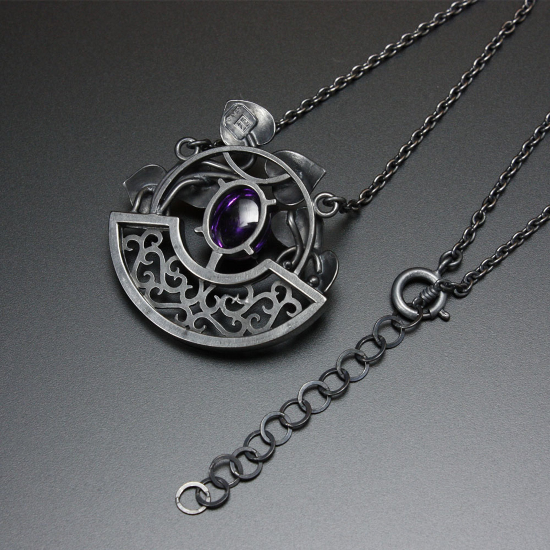 Keum Boo Gold leaves and amethyst cab necklace, arabesque openwork necklace