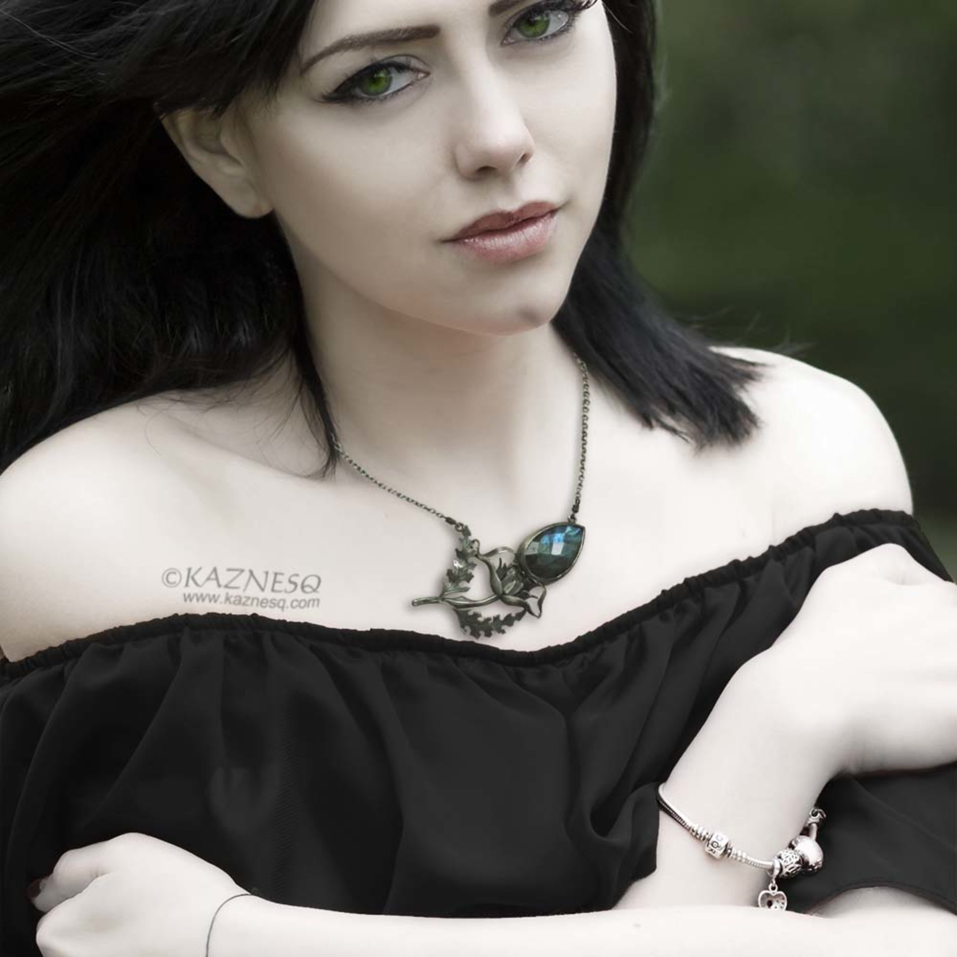 Labradorite thistle motif oxidized silver necklace, nature inspired Goth necklac