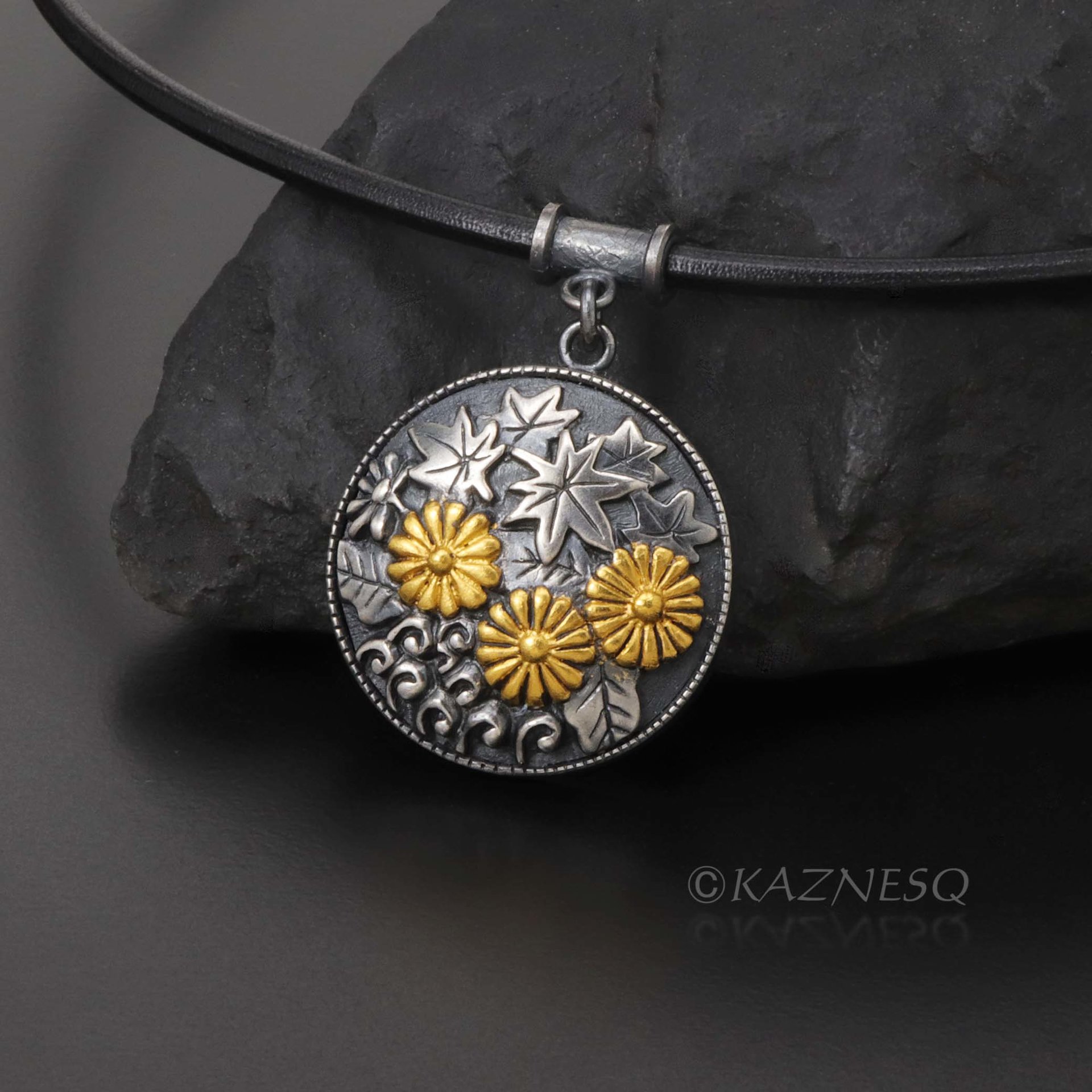 (C)KAZNESQ: Autumn leaf circle Keum Boo oxidized silver pendant necklace