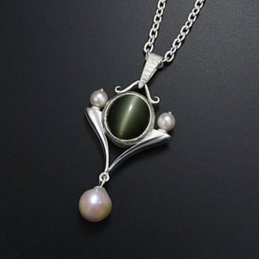 Catseye pendant necklace. silver pendant necklace, green actinolite and akoya pe
